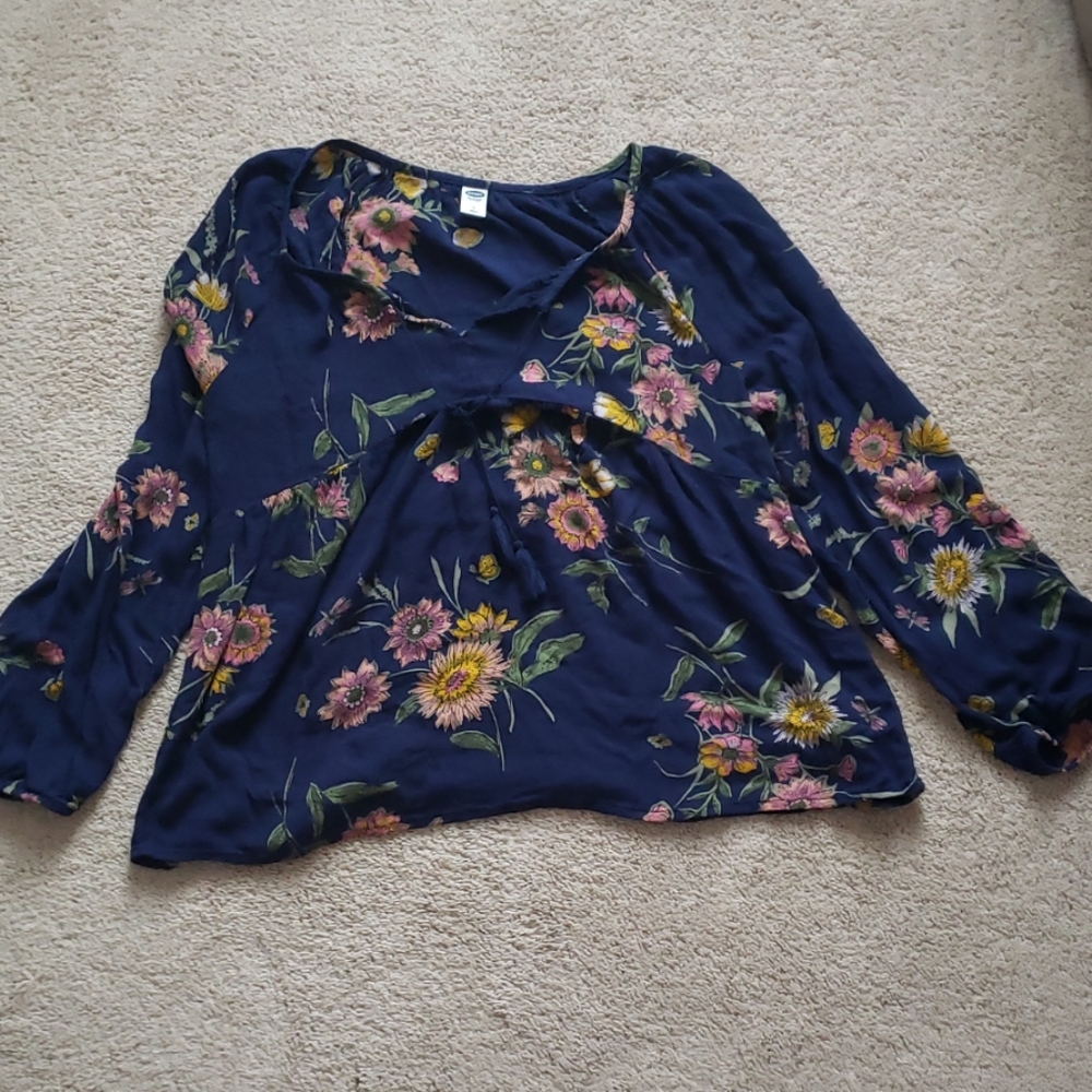 V neck peasant top